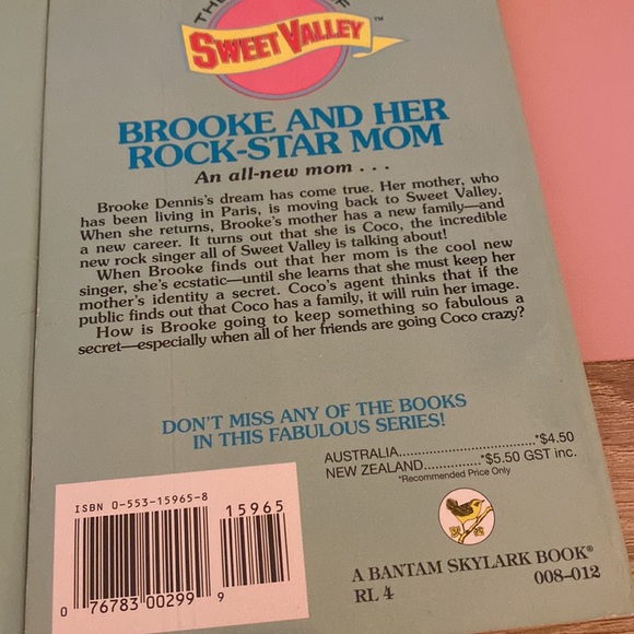 Vintage sweet valley twins and friends books set of 2 - Picture 7 of 7